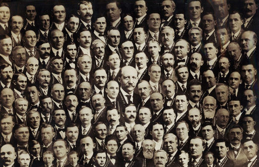 Headshots of members of the South Dakota Legislative Session in 1917.